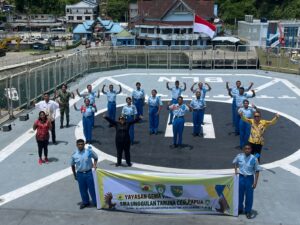 Di atas KRI Balongan 908 4